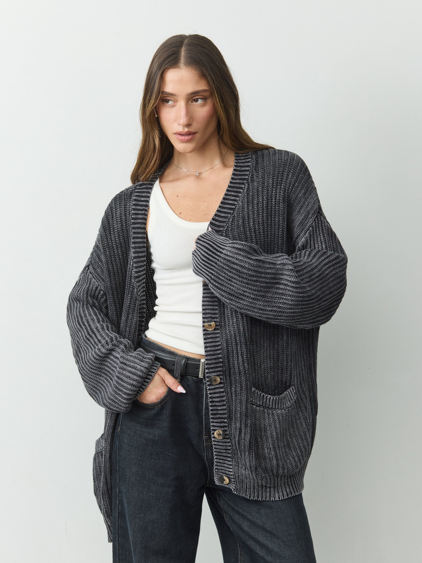 קרדיגן טיילר | שחור