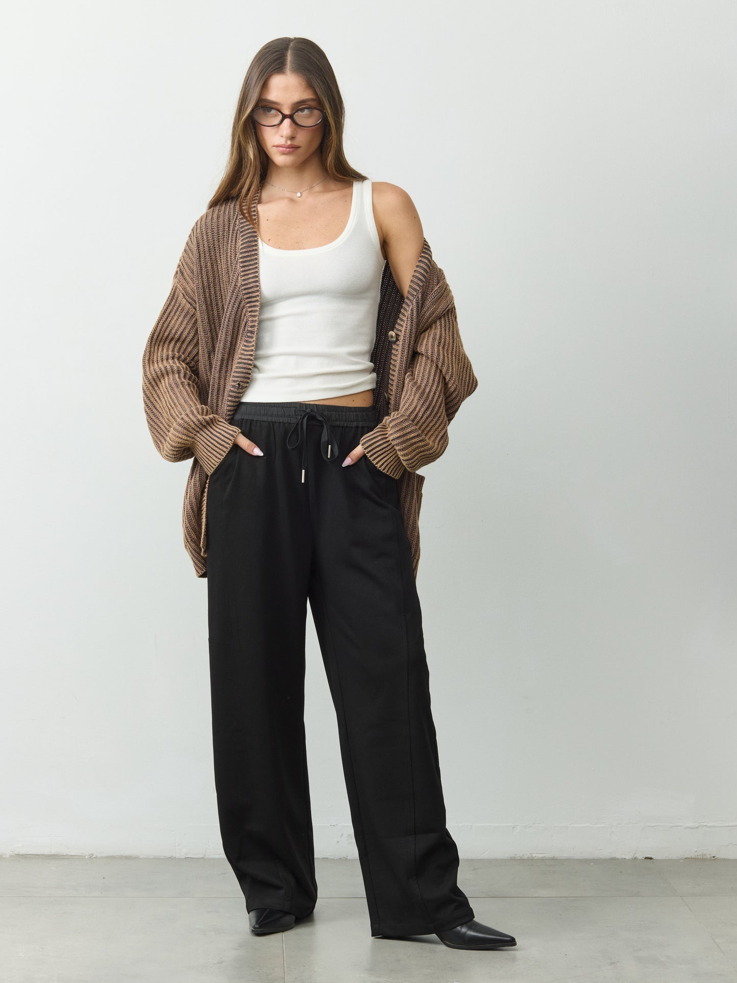 קרדיגן טיילר | חאקי