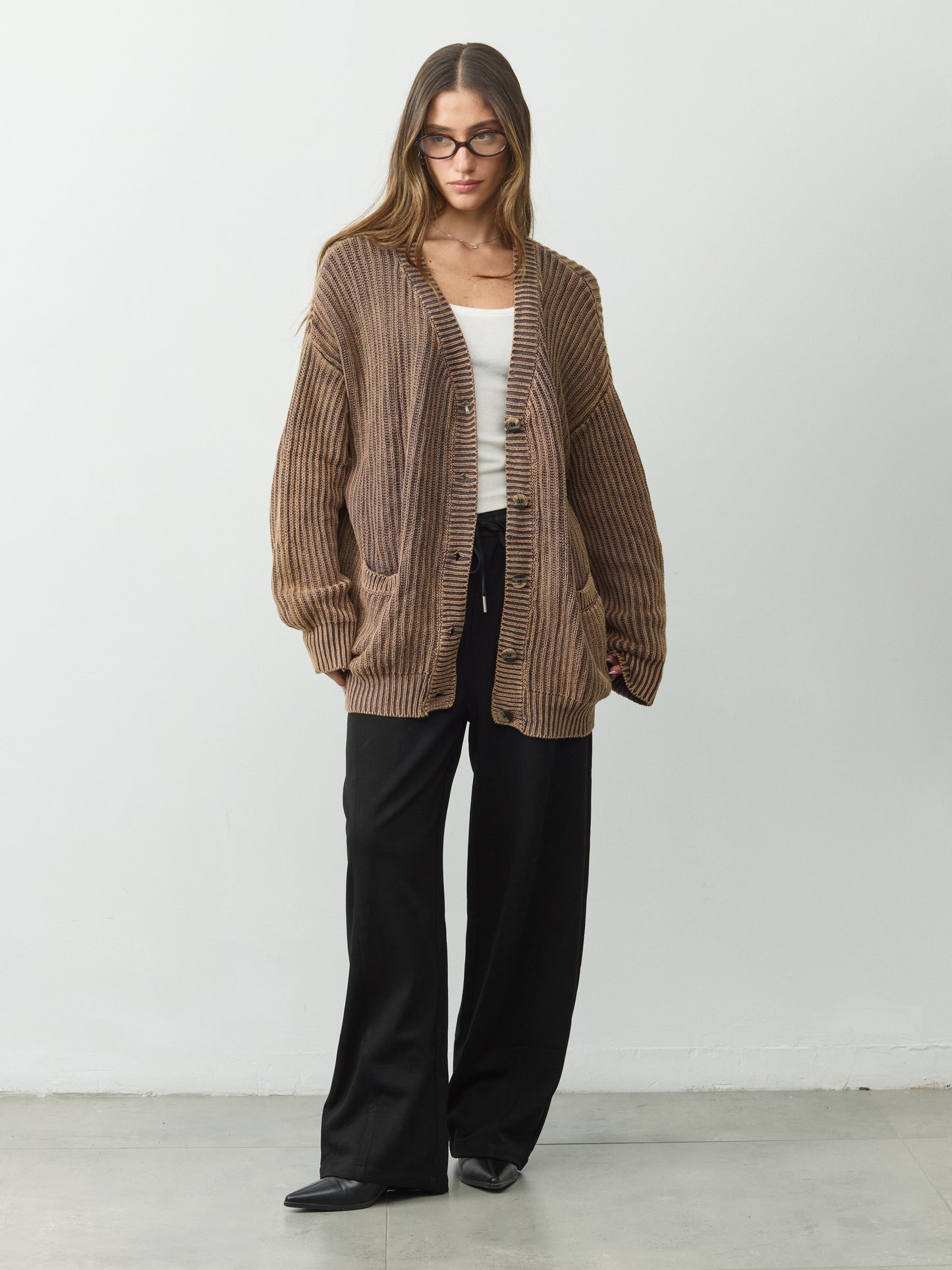 קרדיגן טיילר | חאקי