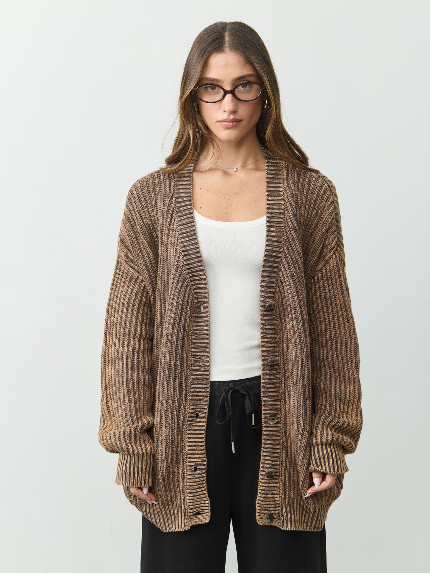 קרדיגן טיילר | חאקי