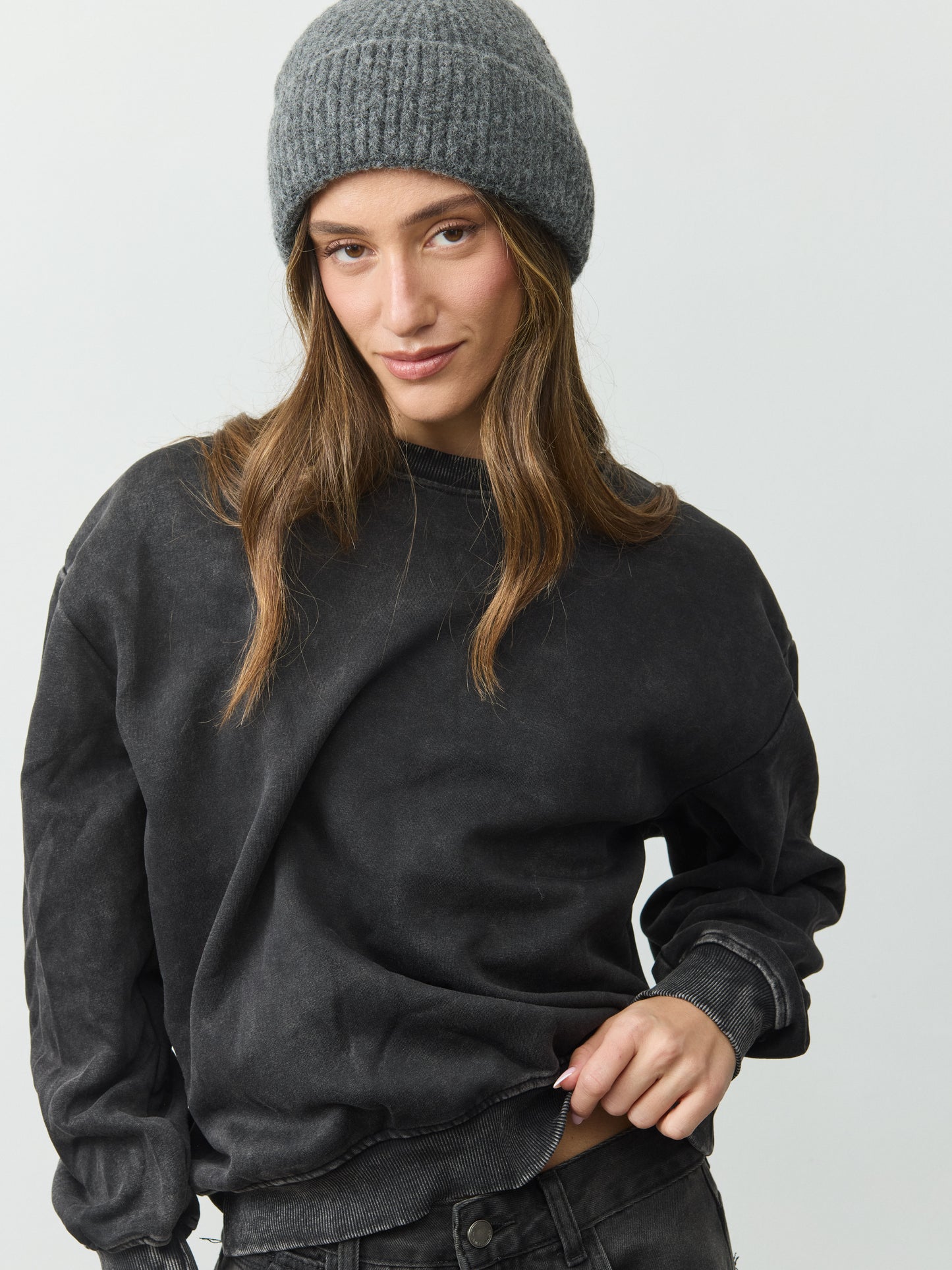 סוויטשירט בייסיק ריבר | שחור