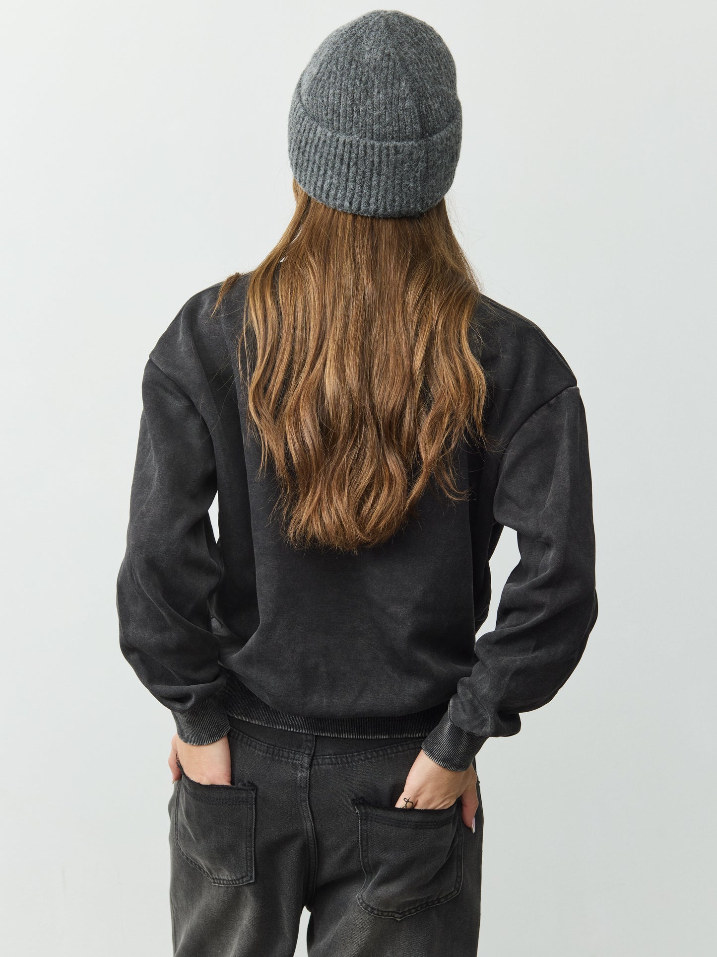 סוויטשירט בייסיק ריבר | שחור