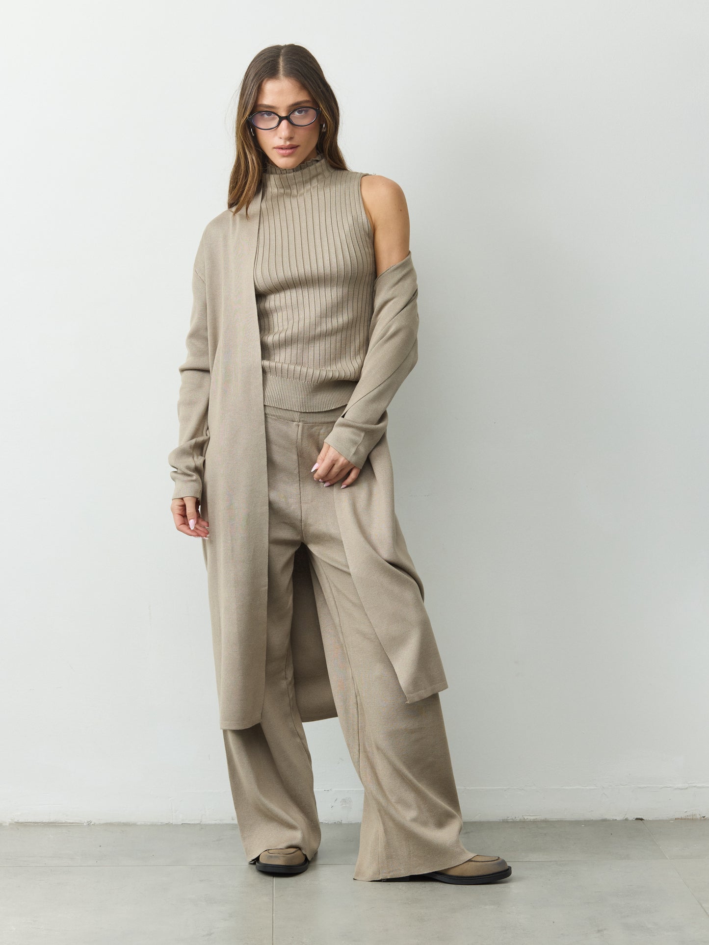 חליפת סריג ונסה | בז'