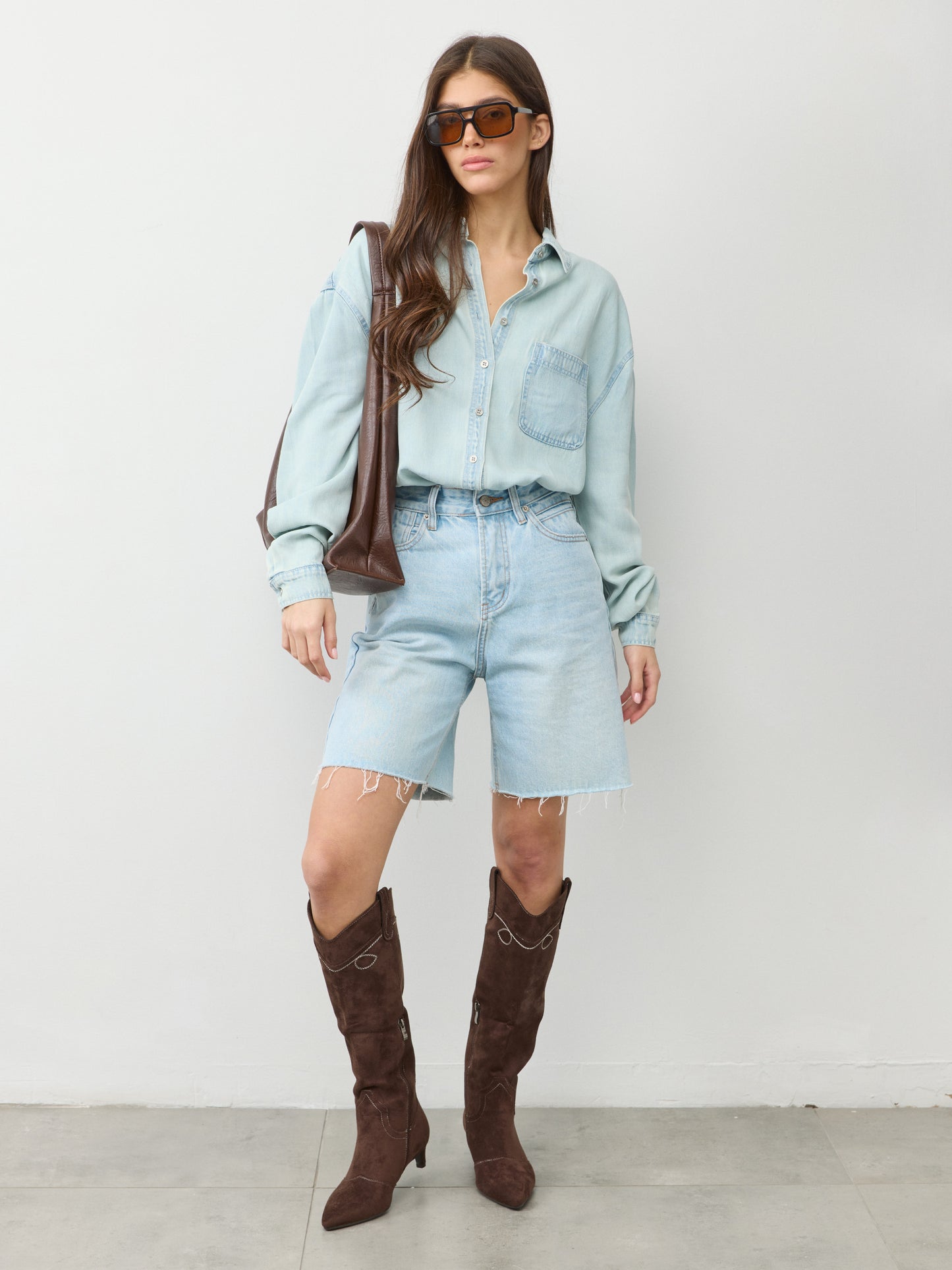 חולצת ג'ינס מכופתרת קרול | תכלת