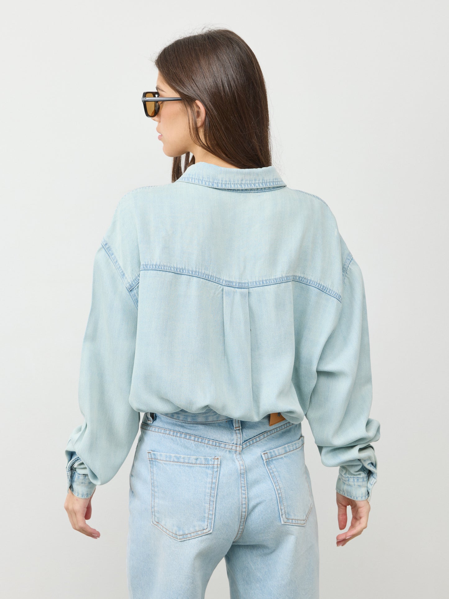 חולצת ג'ינס מכופתרת קרול | תכלת