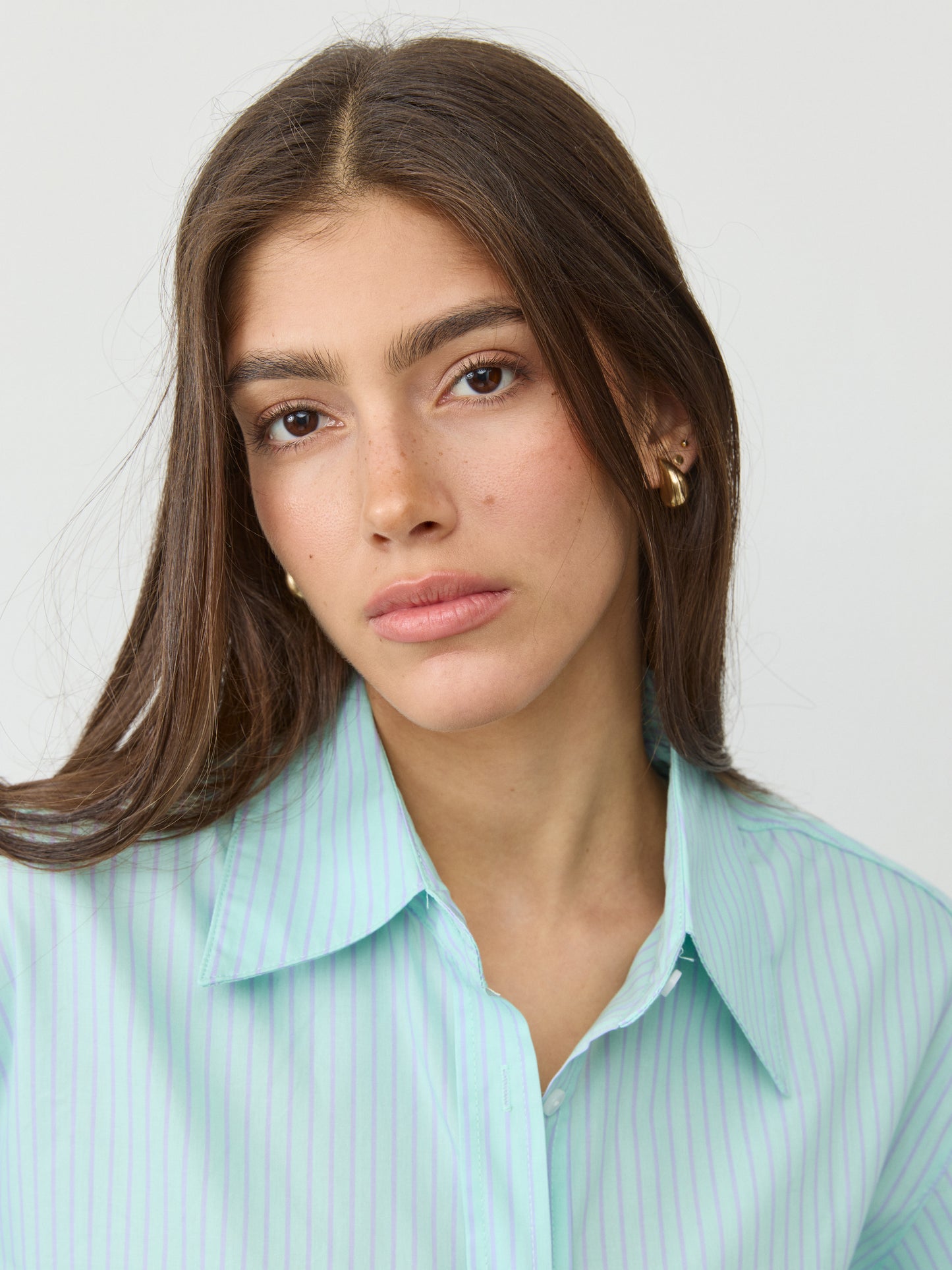 חולצה מכופתרת אלואיז | ירוק