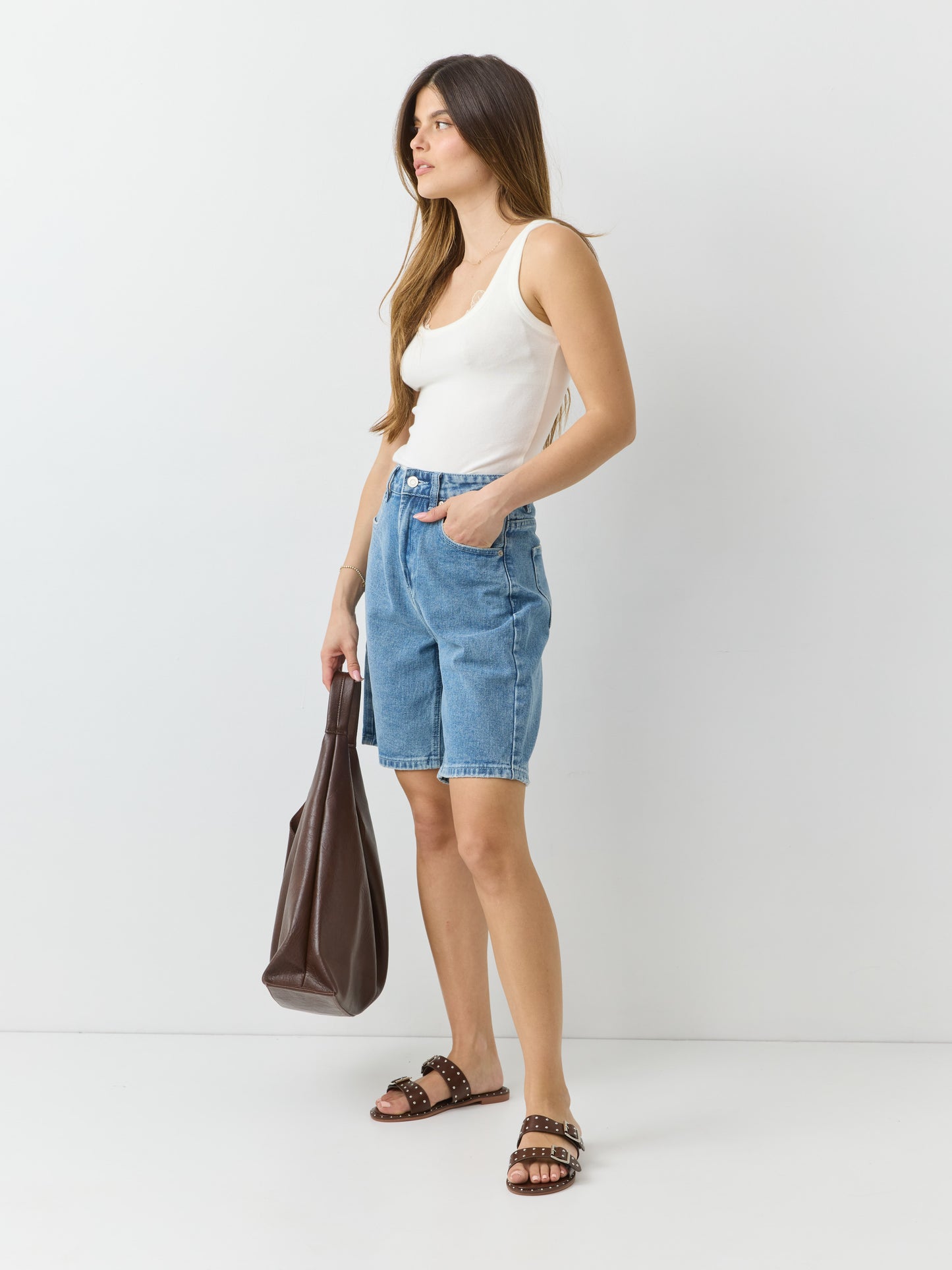 כפכפי ניטים אבזם טס | חום
