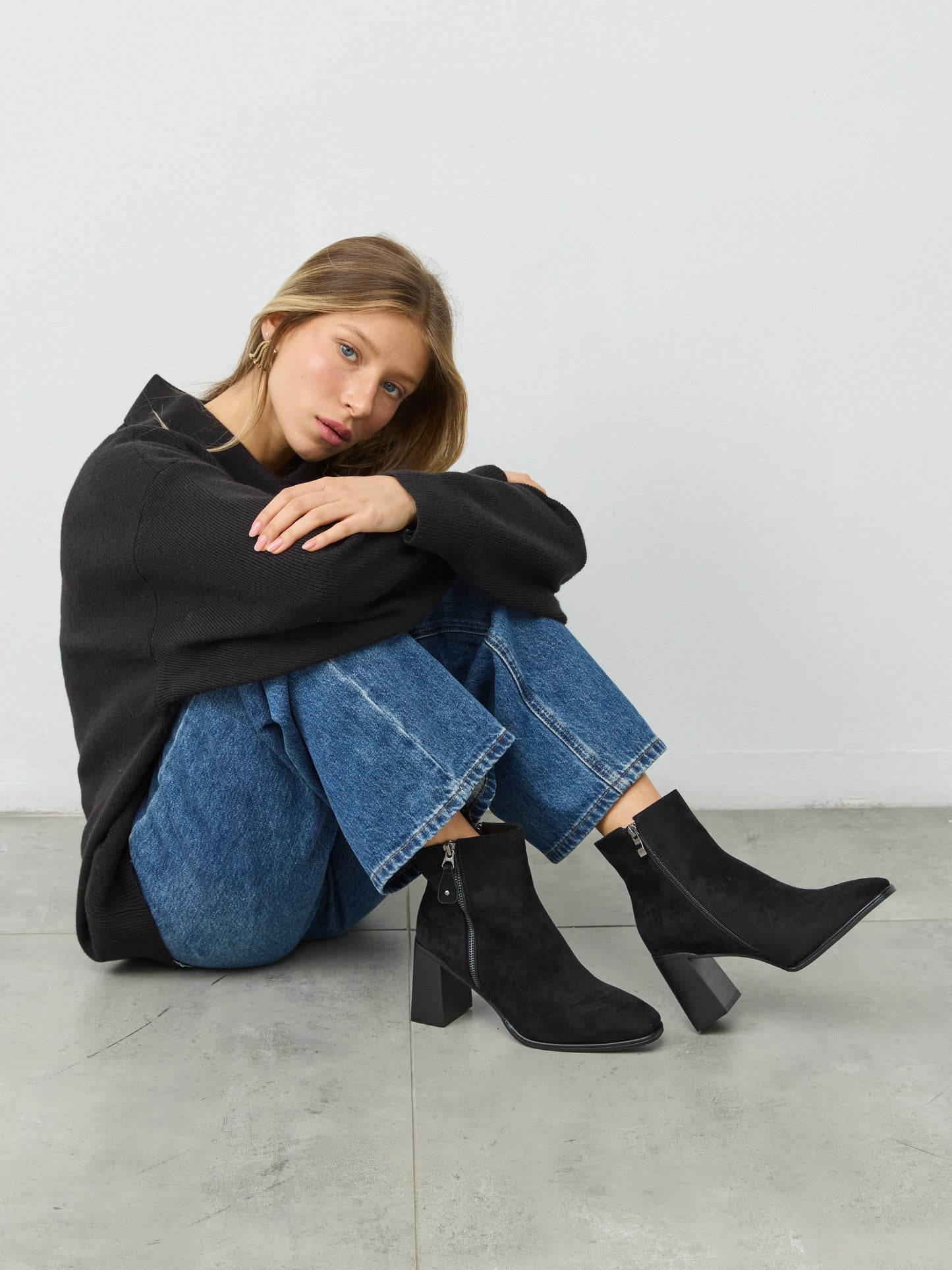 מגפוני עקב דמוי זמש וולטר | שחור