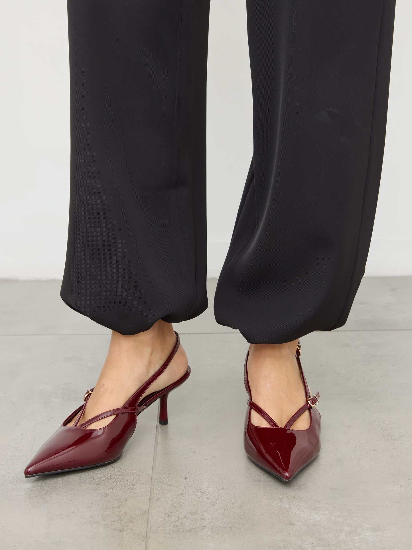 נעלי עקב רצועות שפיץ בלה | בורדו לק