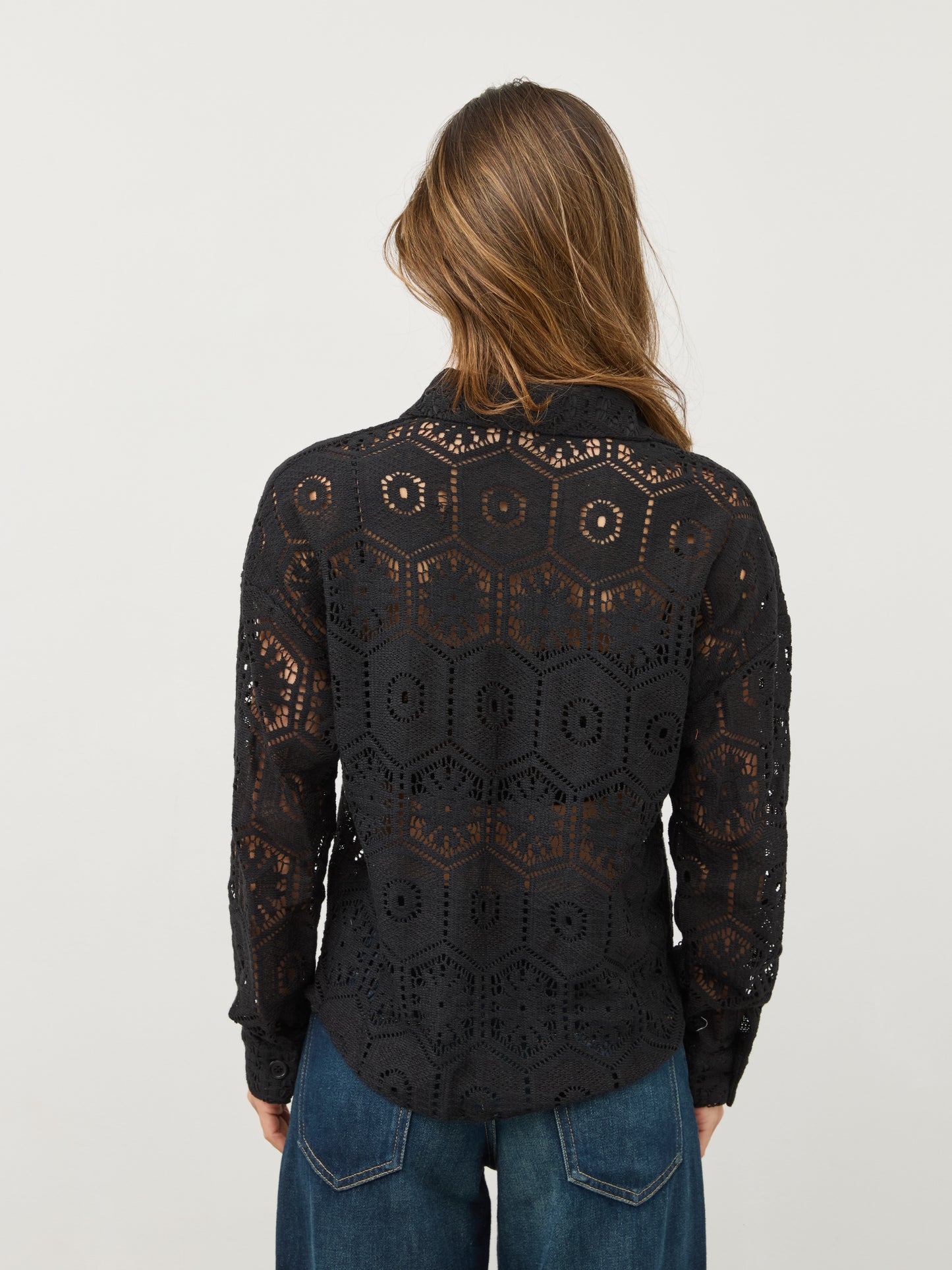 חולצת תחרה  מכופתרת דוני | שחור