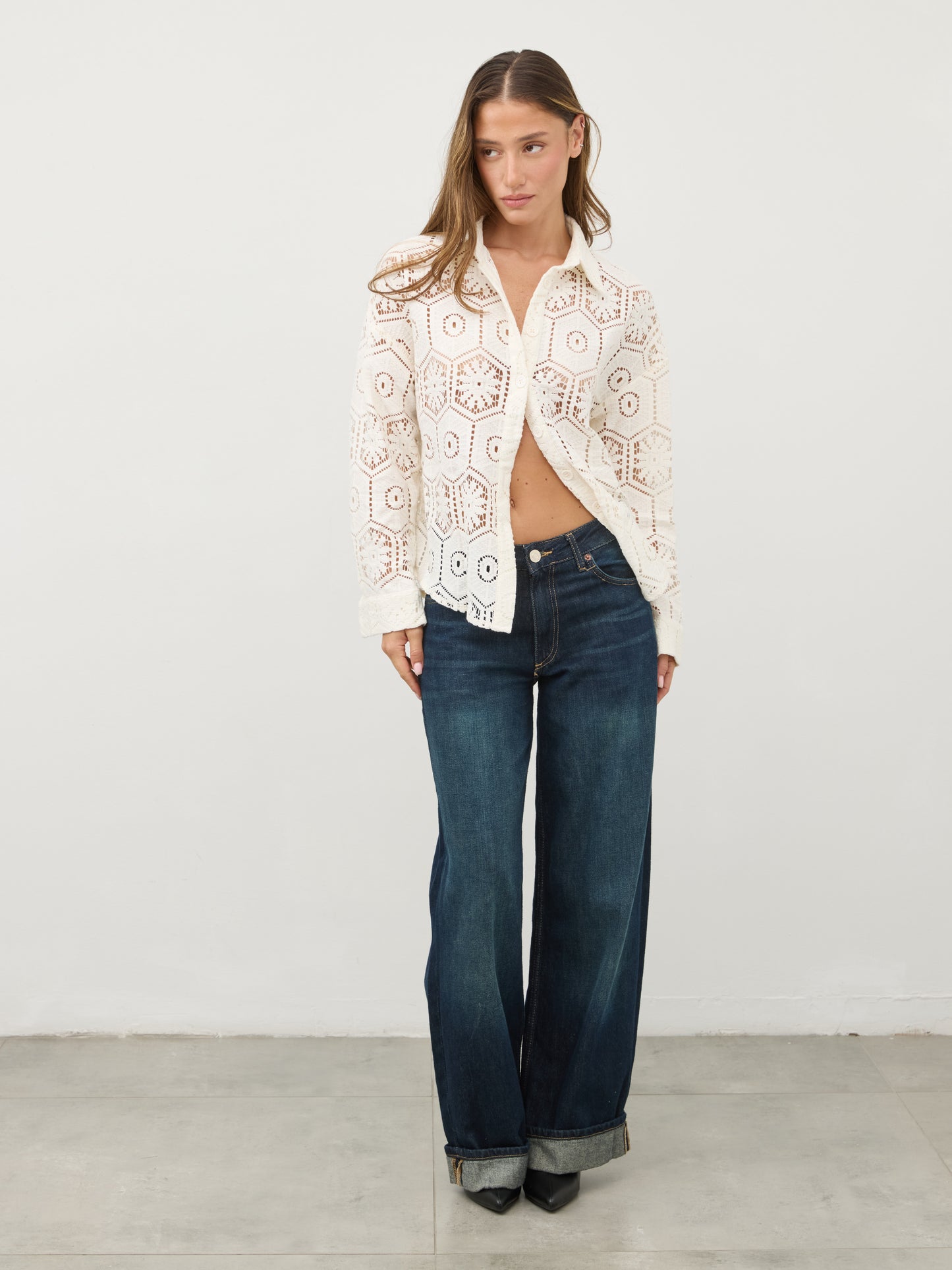 חולצת תחרה  מכופתרת דוני | לבן