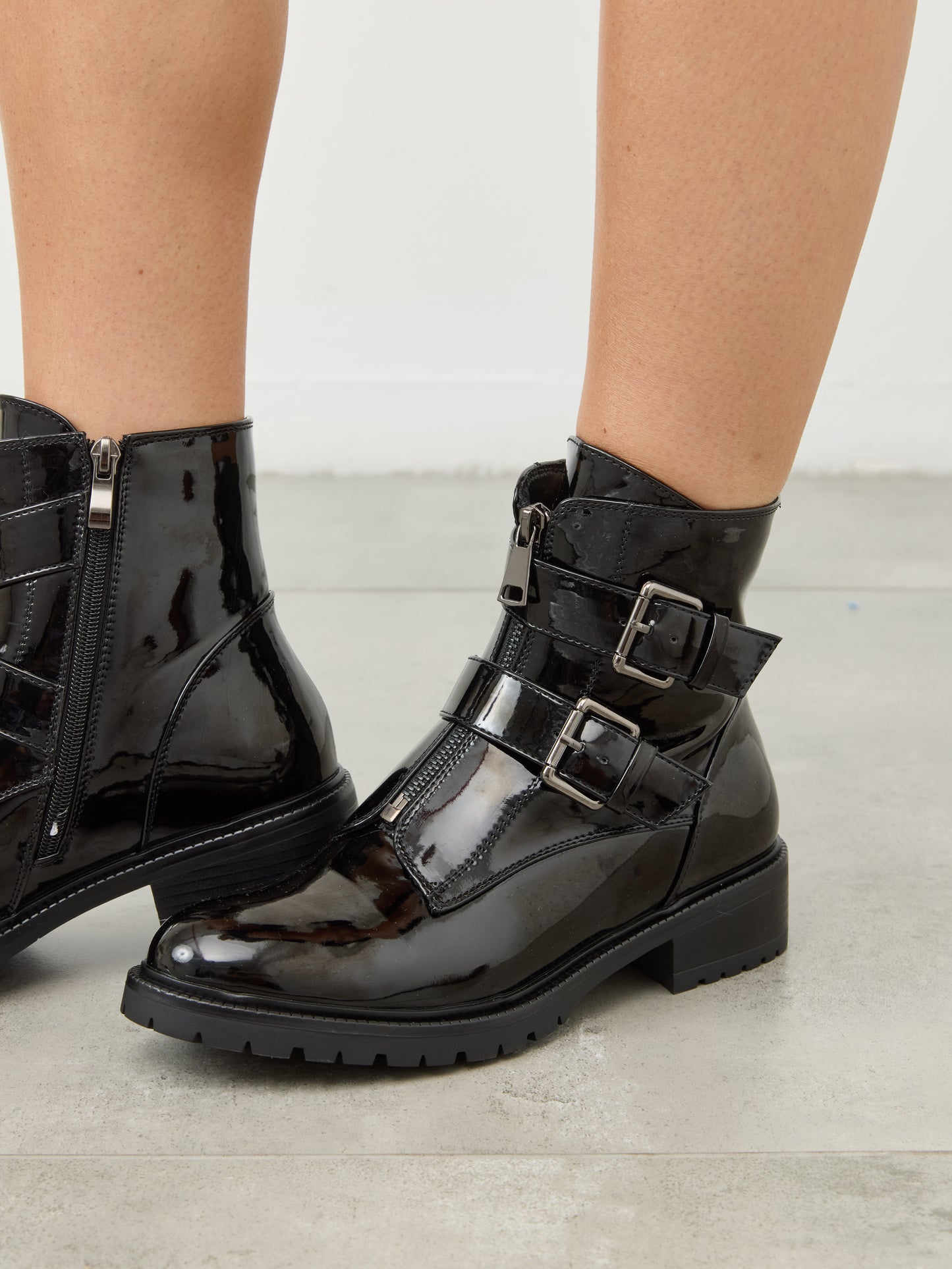 מגפוני סוליית טרקטור דילן | שחור לק