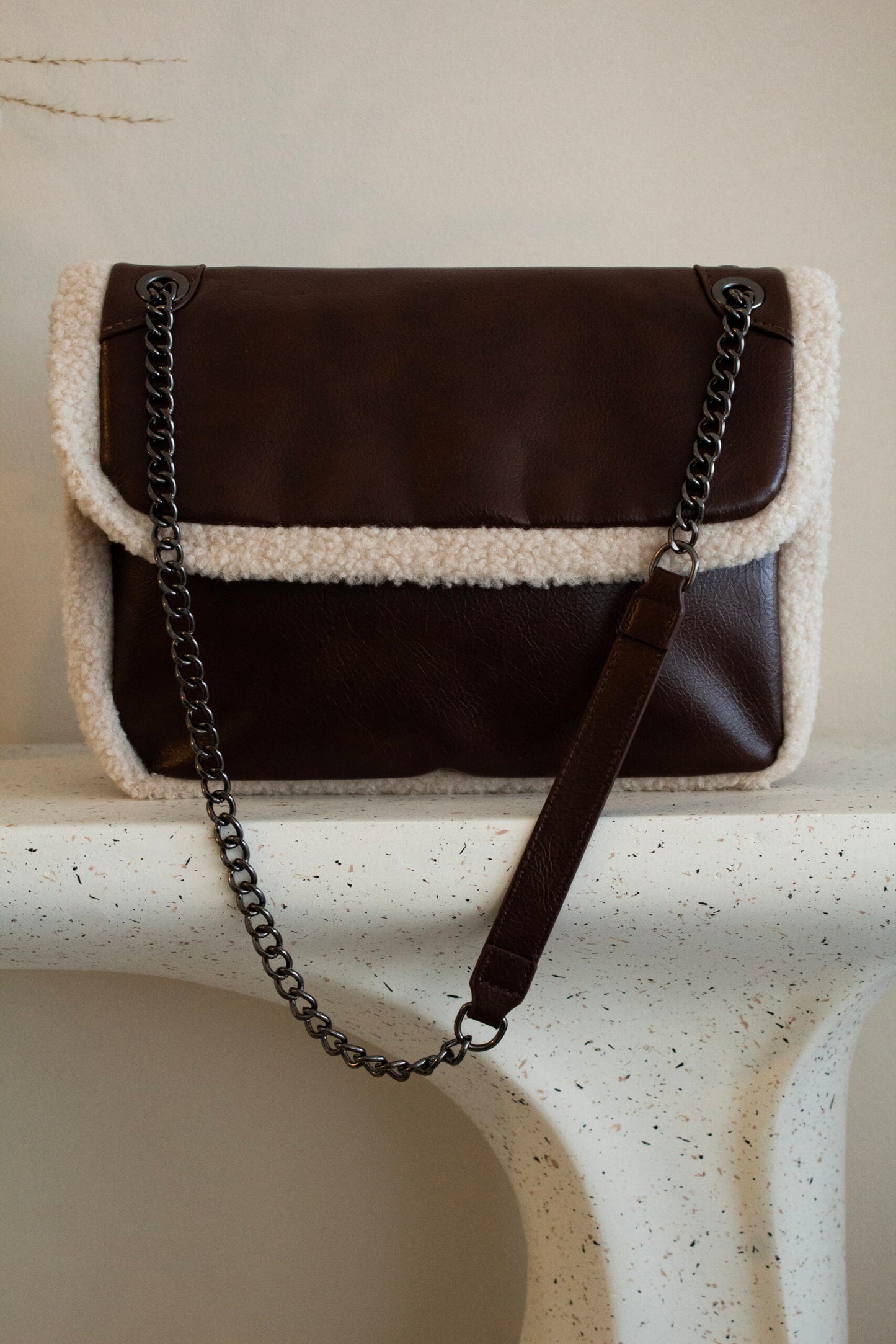 תיק דמוי פרווה ריד | חום