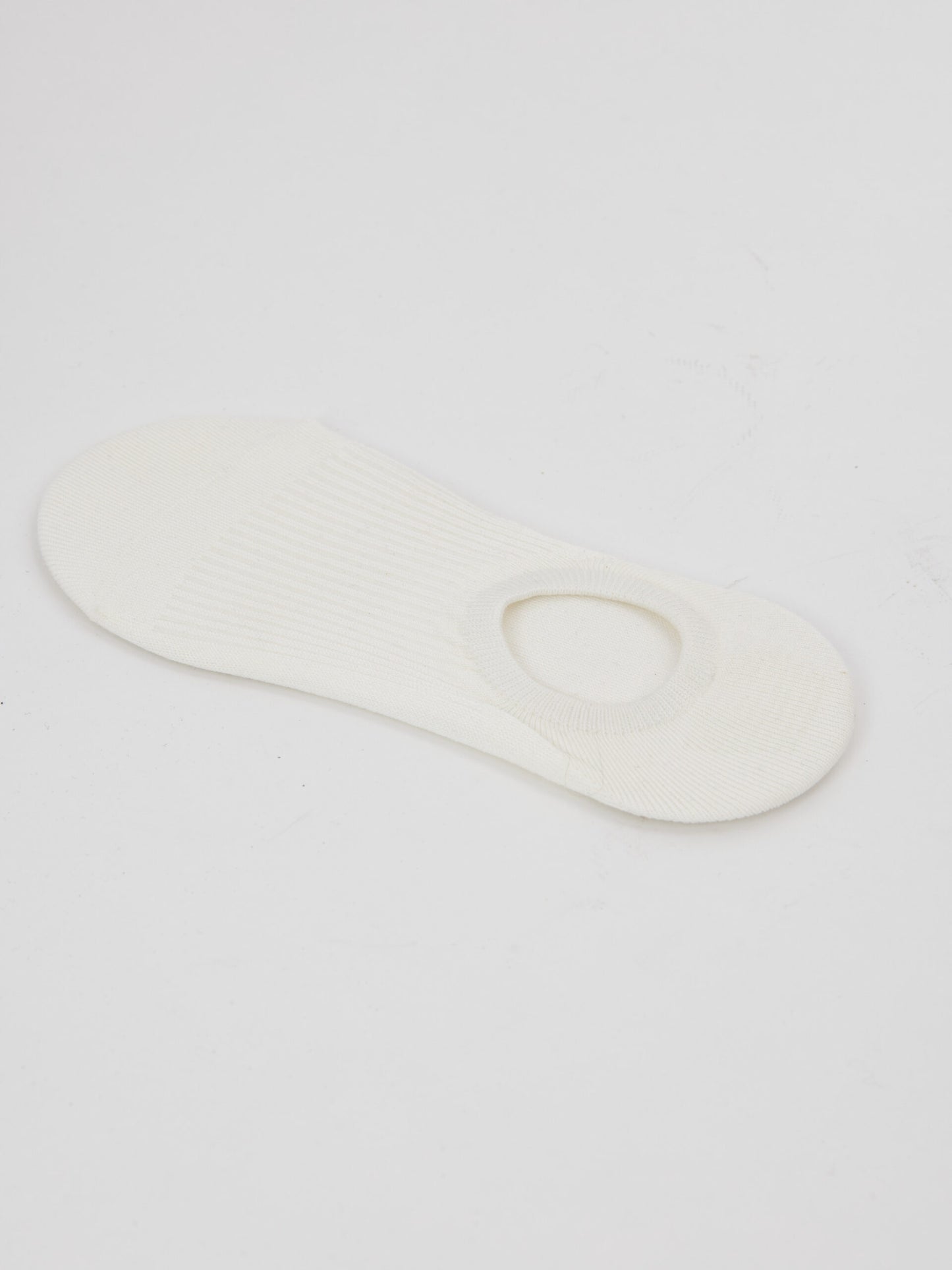 גרבי עיקביות | לבן