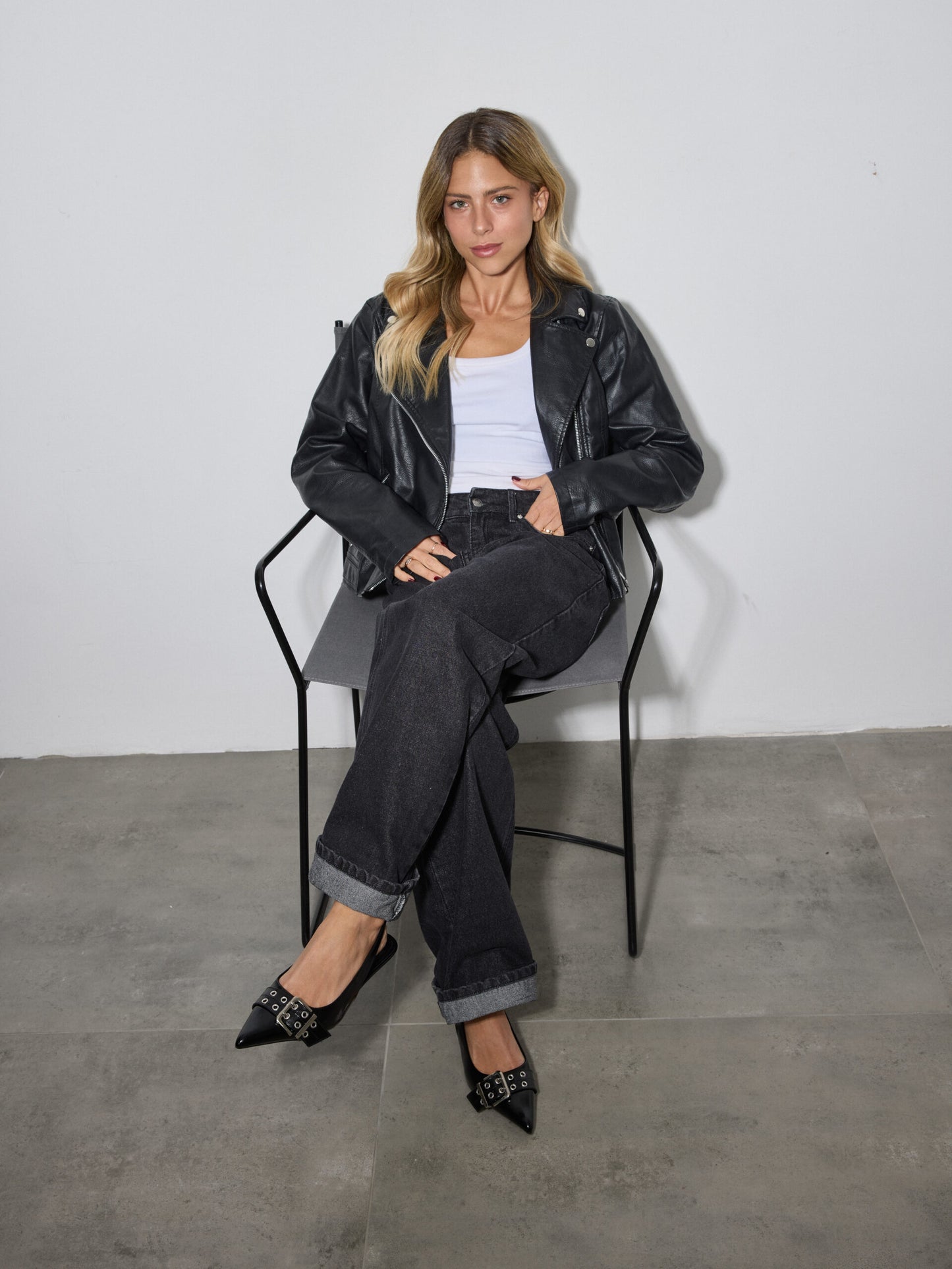 נעלי  עקב שפיץ קוזמו | שחור