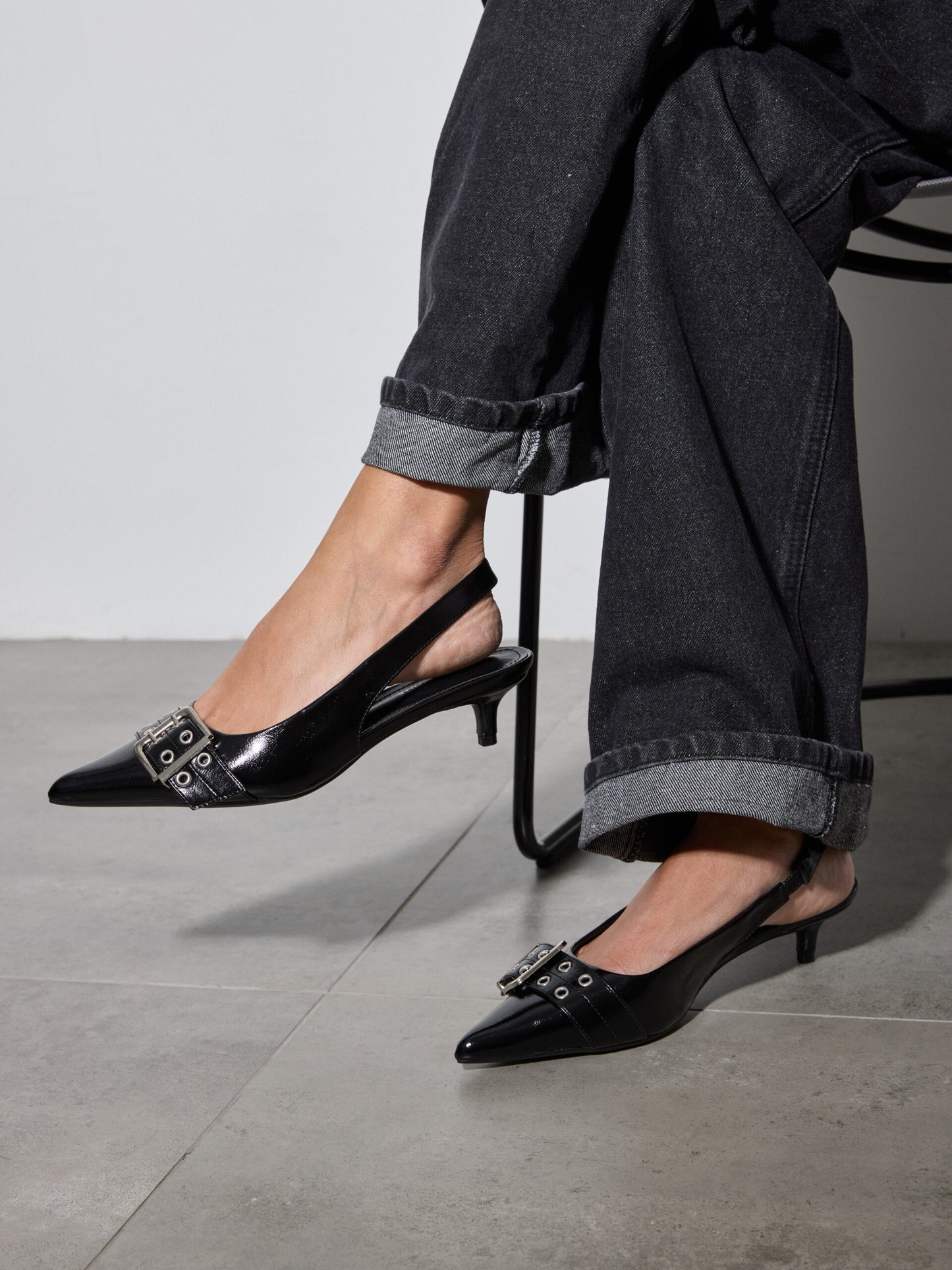 נעלי  עקב שפיץ קוזמו | שחור