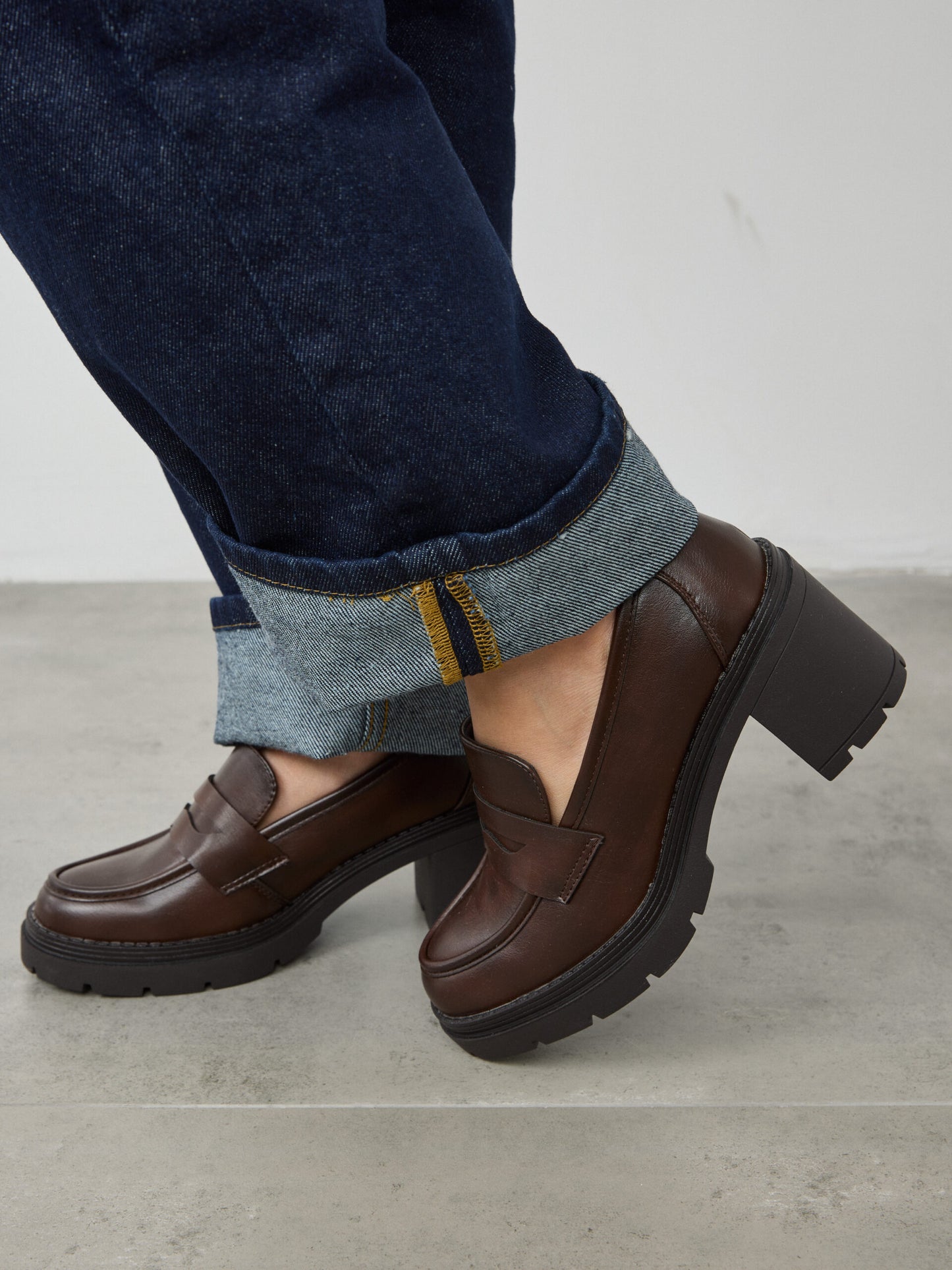 מוקסין עקב ויטוריה | חום