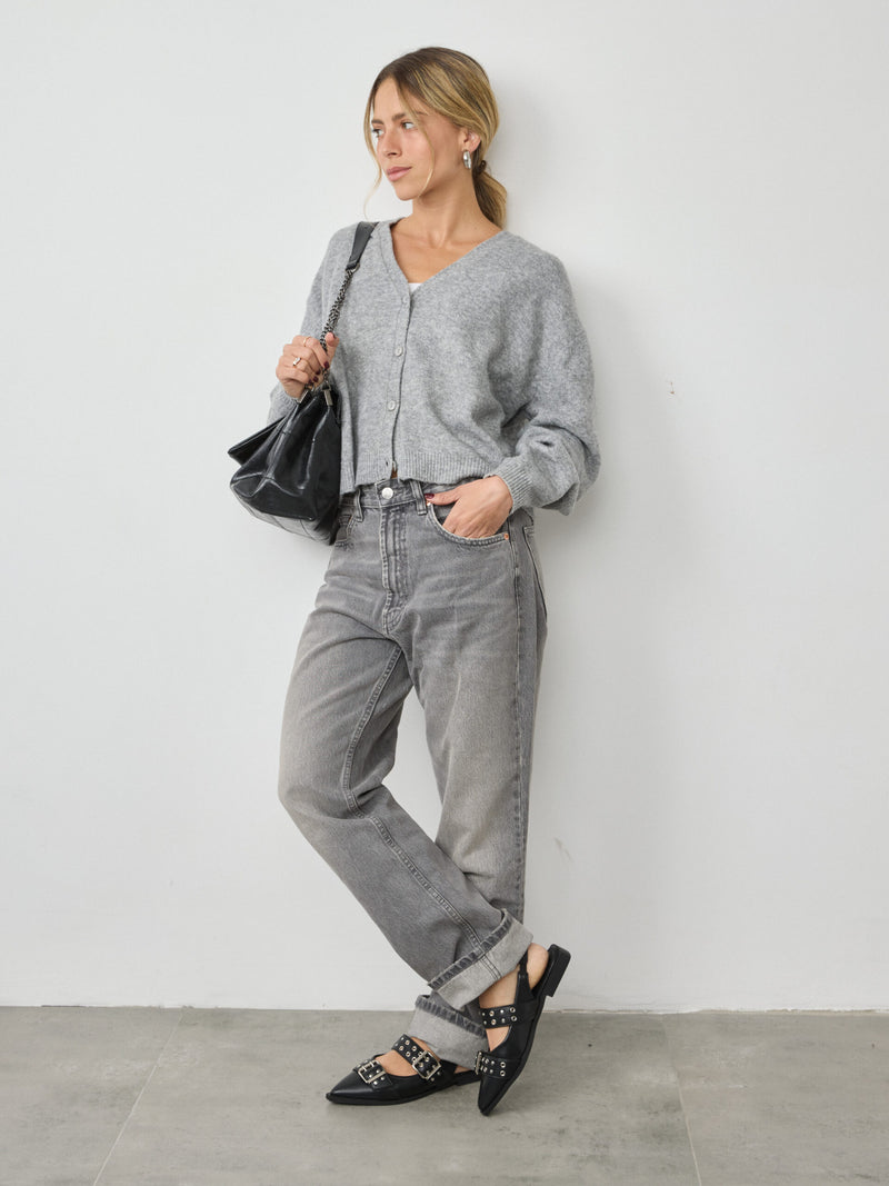 נעלי בובה ניטים שפיץ אודט | שחור