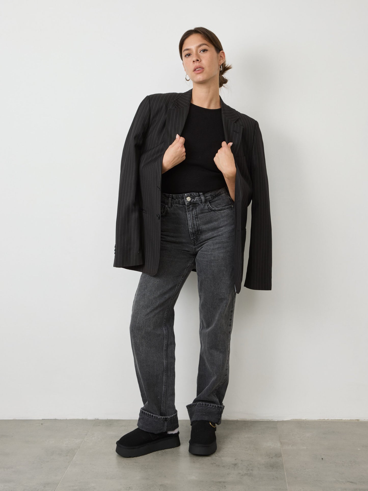 כפכפי פרווה אבזם אסטריד | שחור