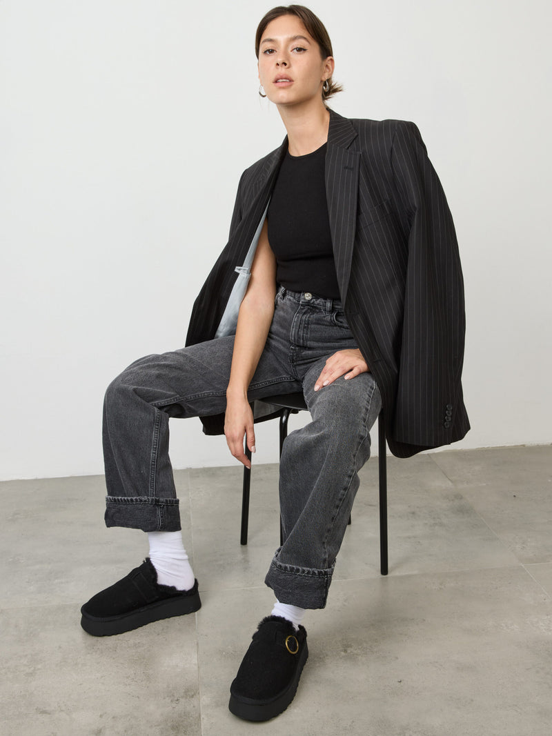 כפכפי פרווה אבזם אסטריד | שחור