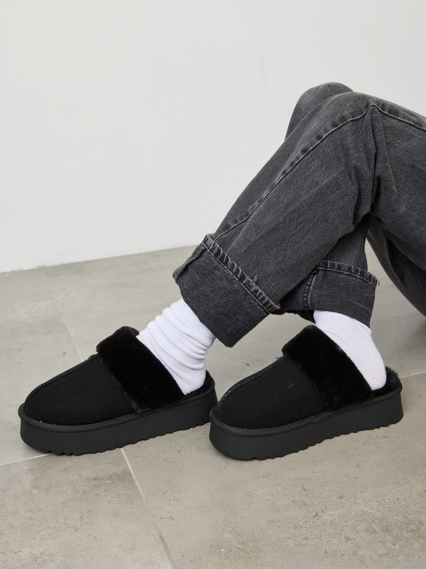 מיולס פלטפורמה פרווה נלי | שחור