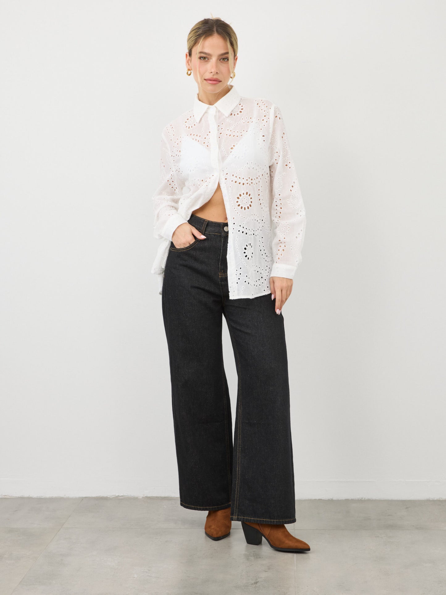 חולצה מכופתרת תחרה קריסטין | לבן