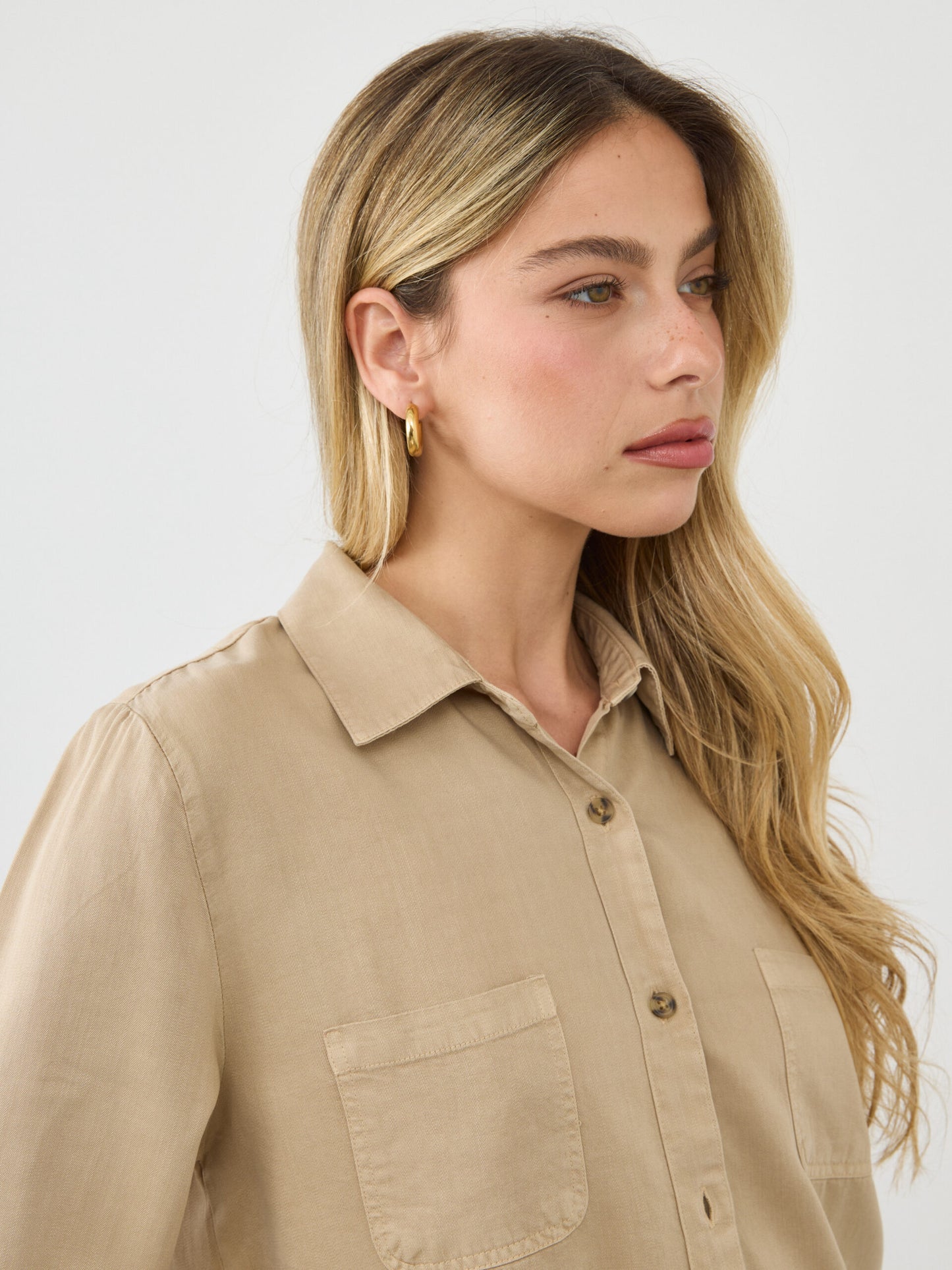 חולצה מכופתרת  אדל | בז'