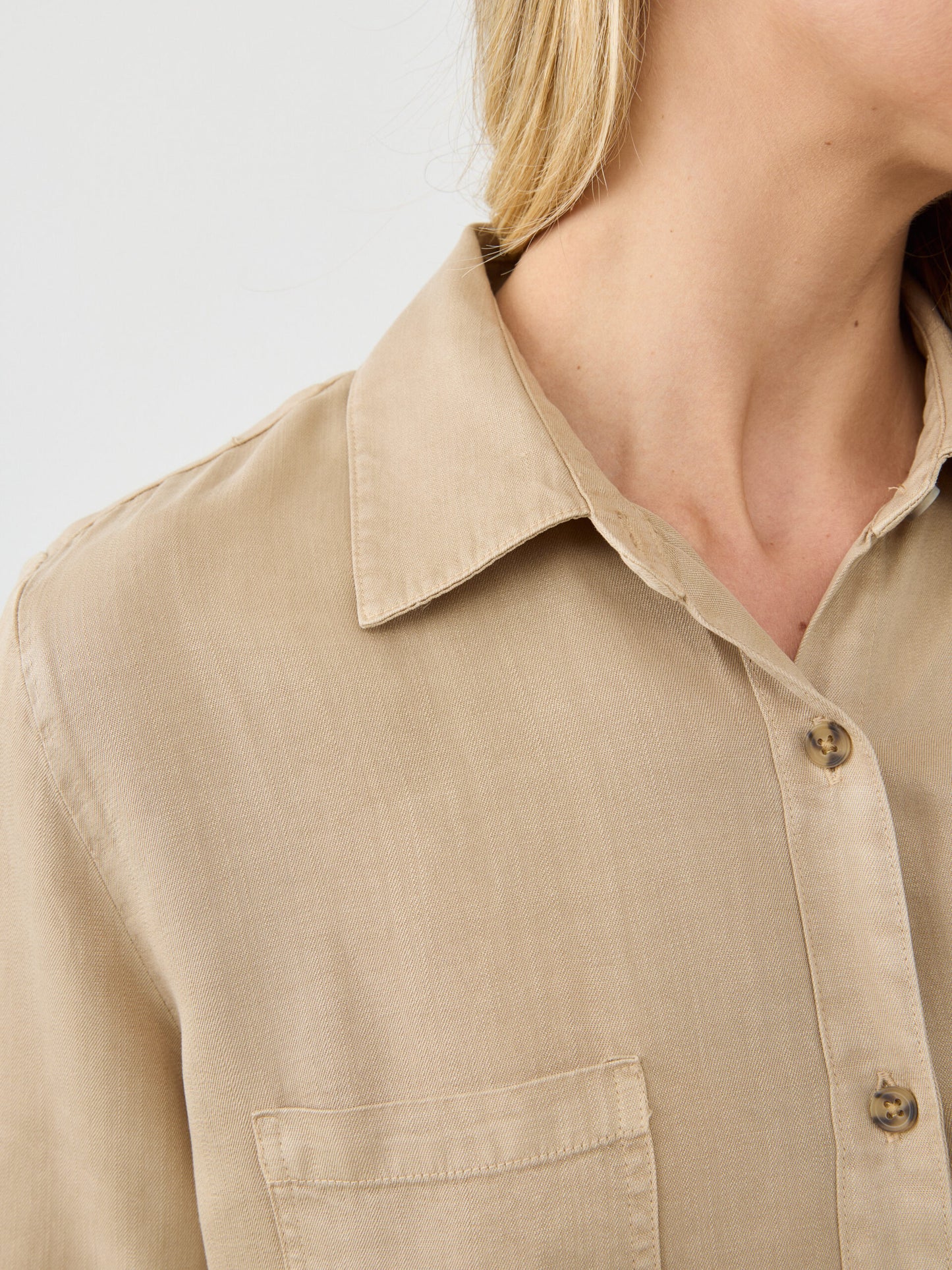 חולצה מכופתרת  אדל | בז'