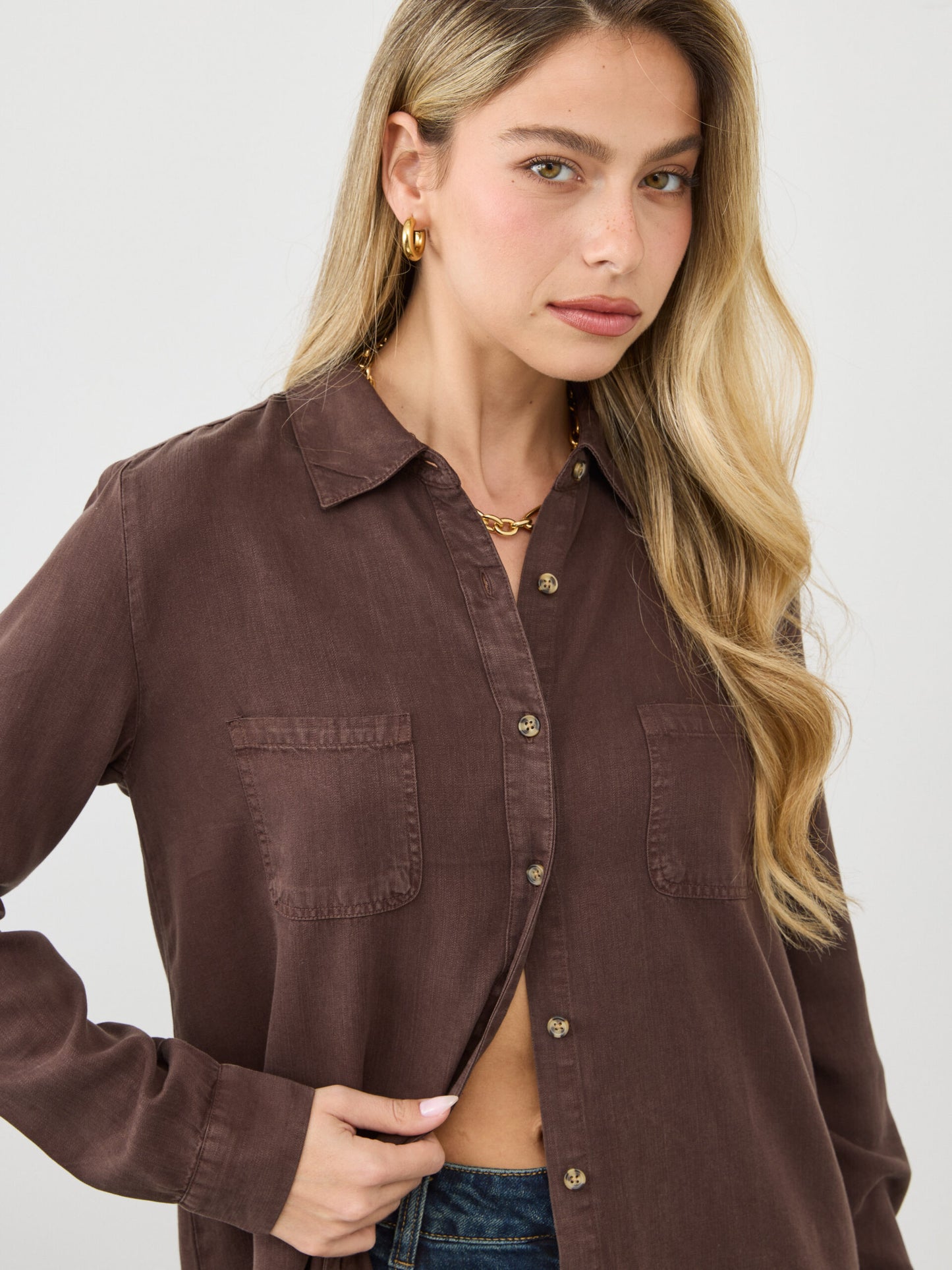 חולצה מכופתרת אדל | חום