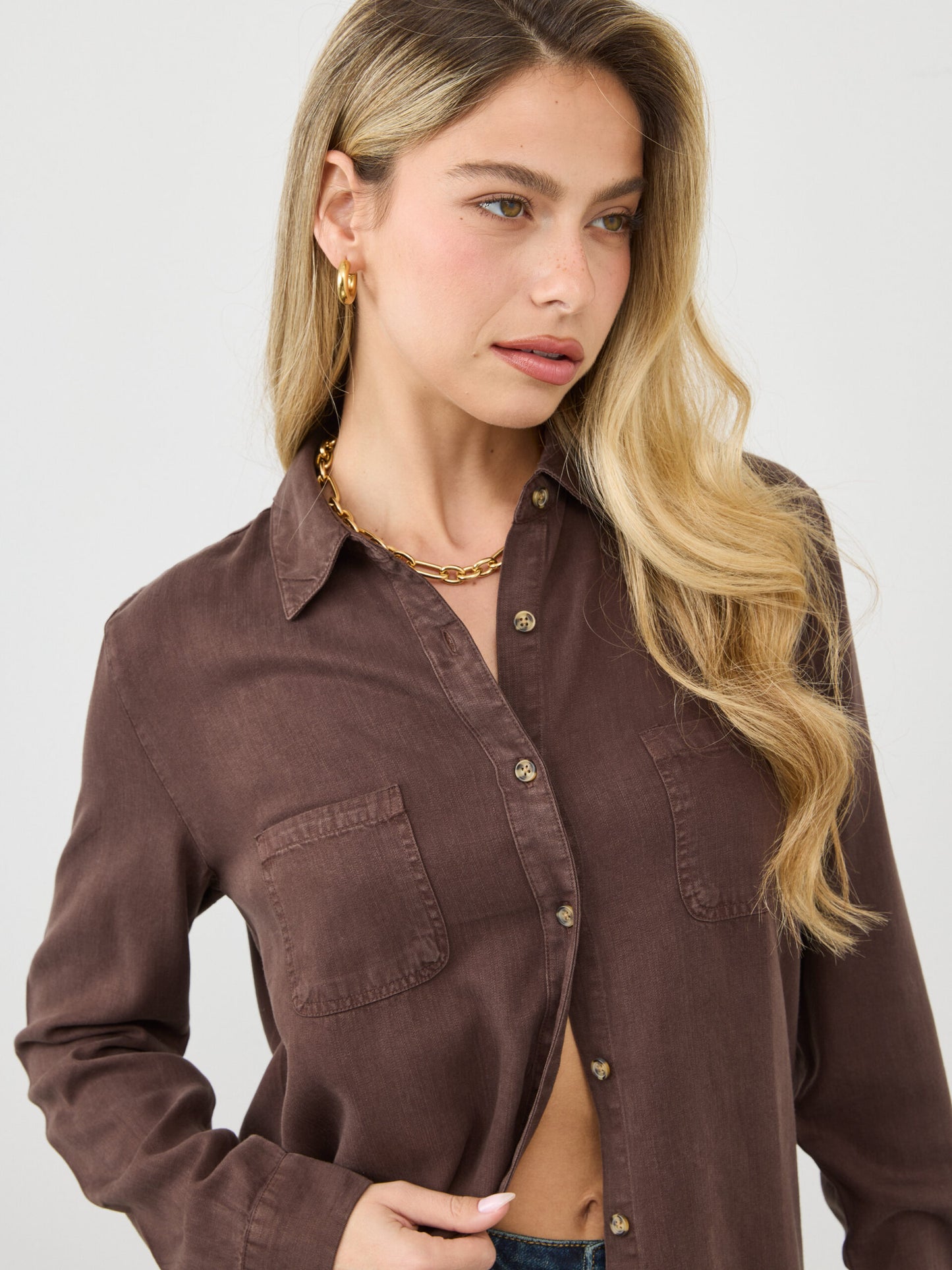 חולצה מכופתרת אדל | חום