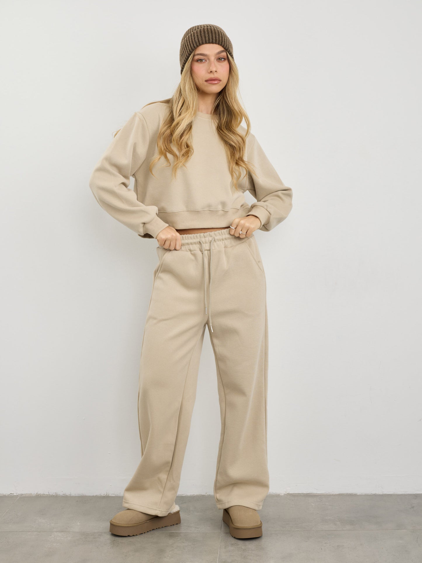 סווטשירט לוגן | בז'