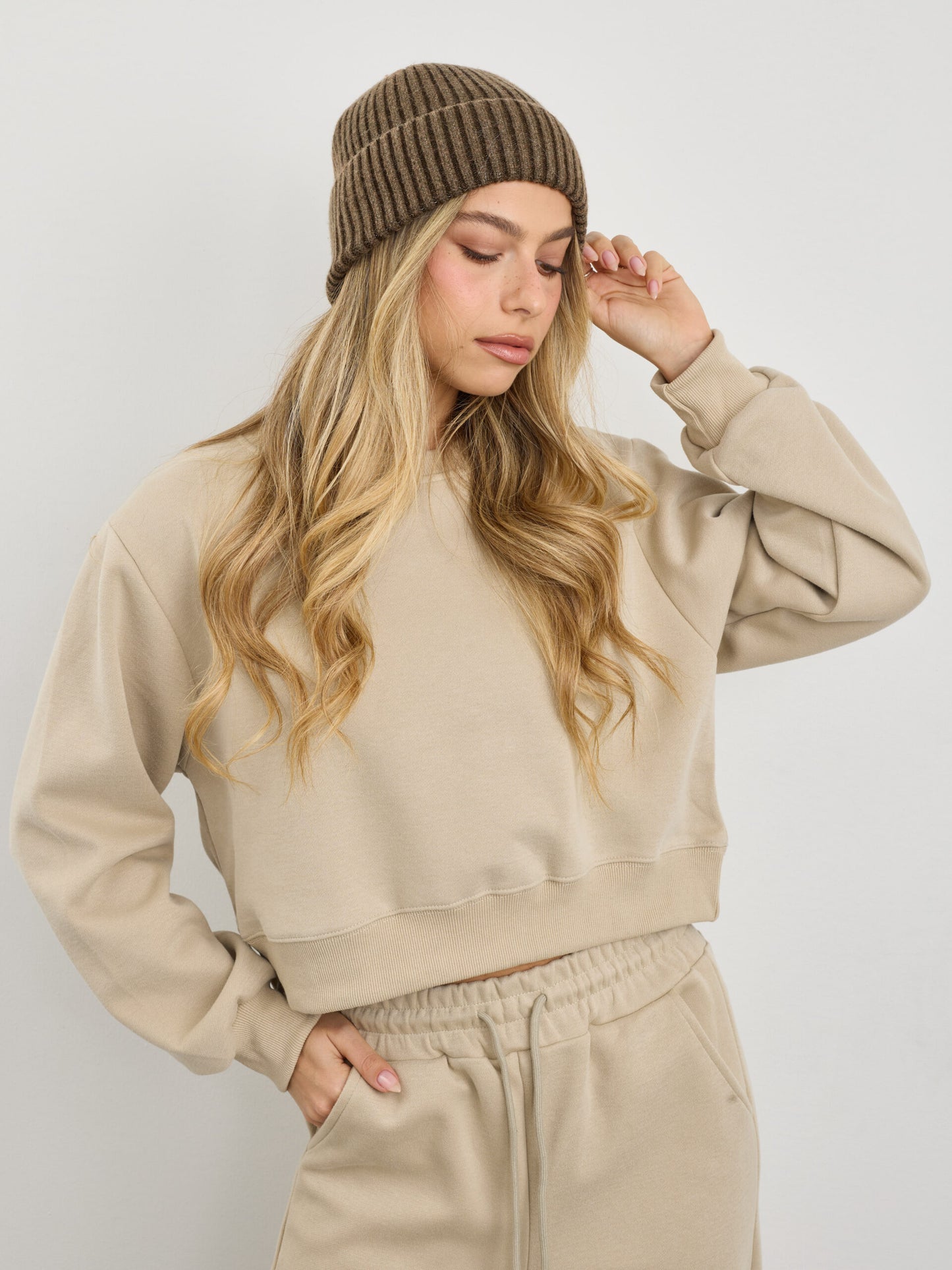 סווטשירט לוגן | בז'