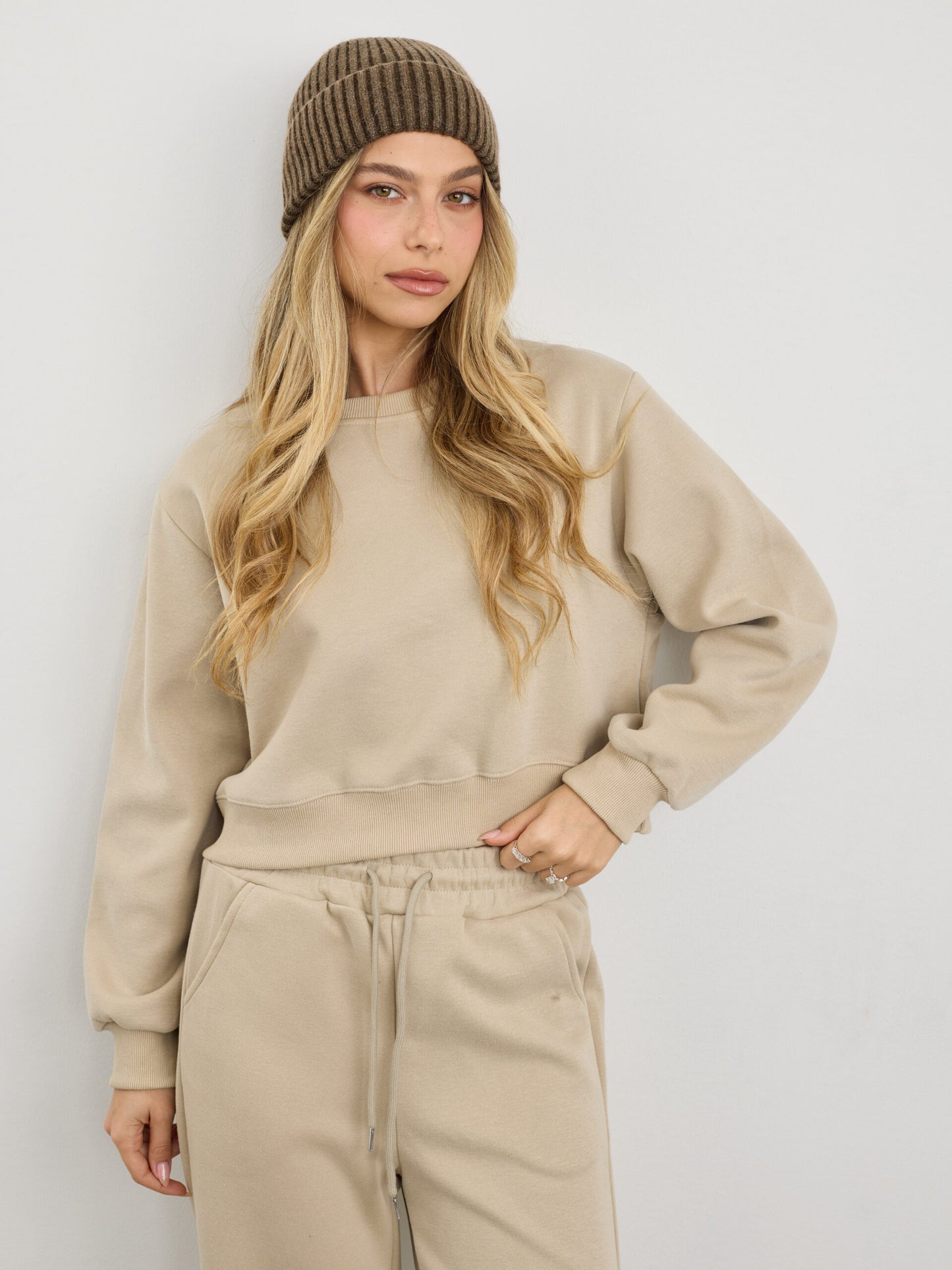 סווטשירט לוגן | בז'