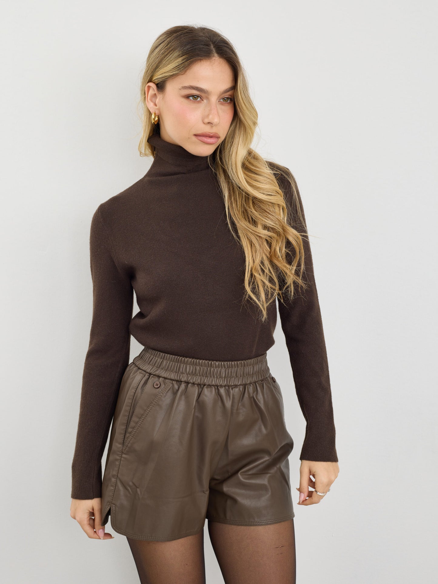 סריג גולף קורט | חום כהה