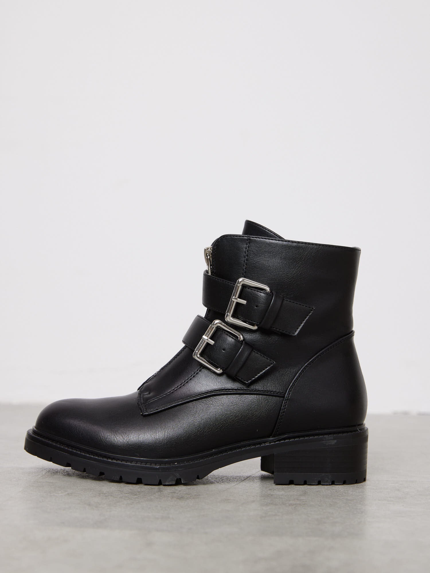 מגפון לנשים שחור