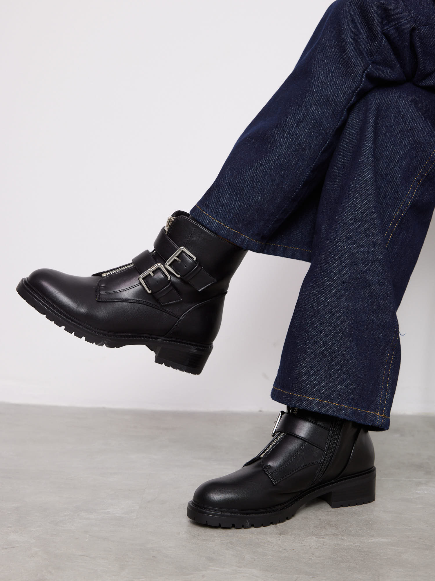 מגפונים לנשים עם עקב קטן